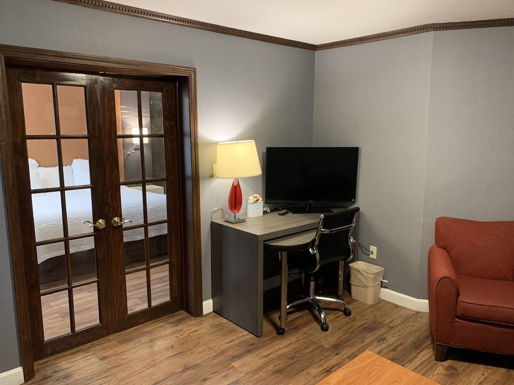 Super 8 By Wyndham Sturbridge Hotel Ngoại thất bức ảnh