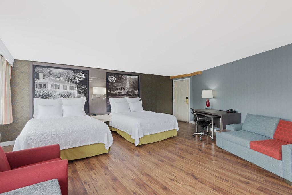 Super 8 By Wyndham Sturbridge Hotel Ngoại thất bức ảnh
